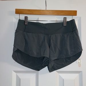 Lulu lemon “Speed up low rise shorts” size 2 reg